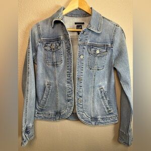 Vintage GAP Women's Classic Light Blue Scalloped Stretch Jean Jacket